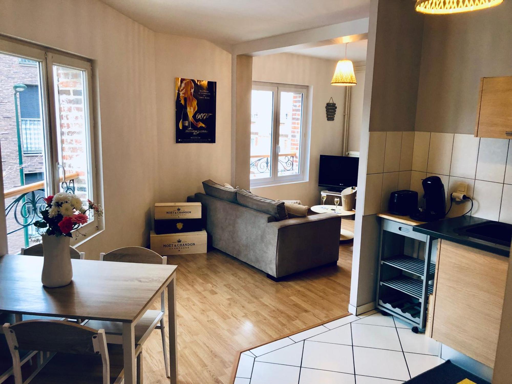 Logement Centre Ville D'Epernay Avec Parking Prive Exterior foto