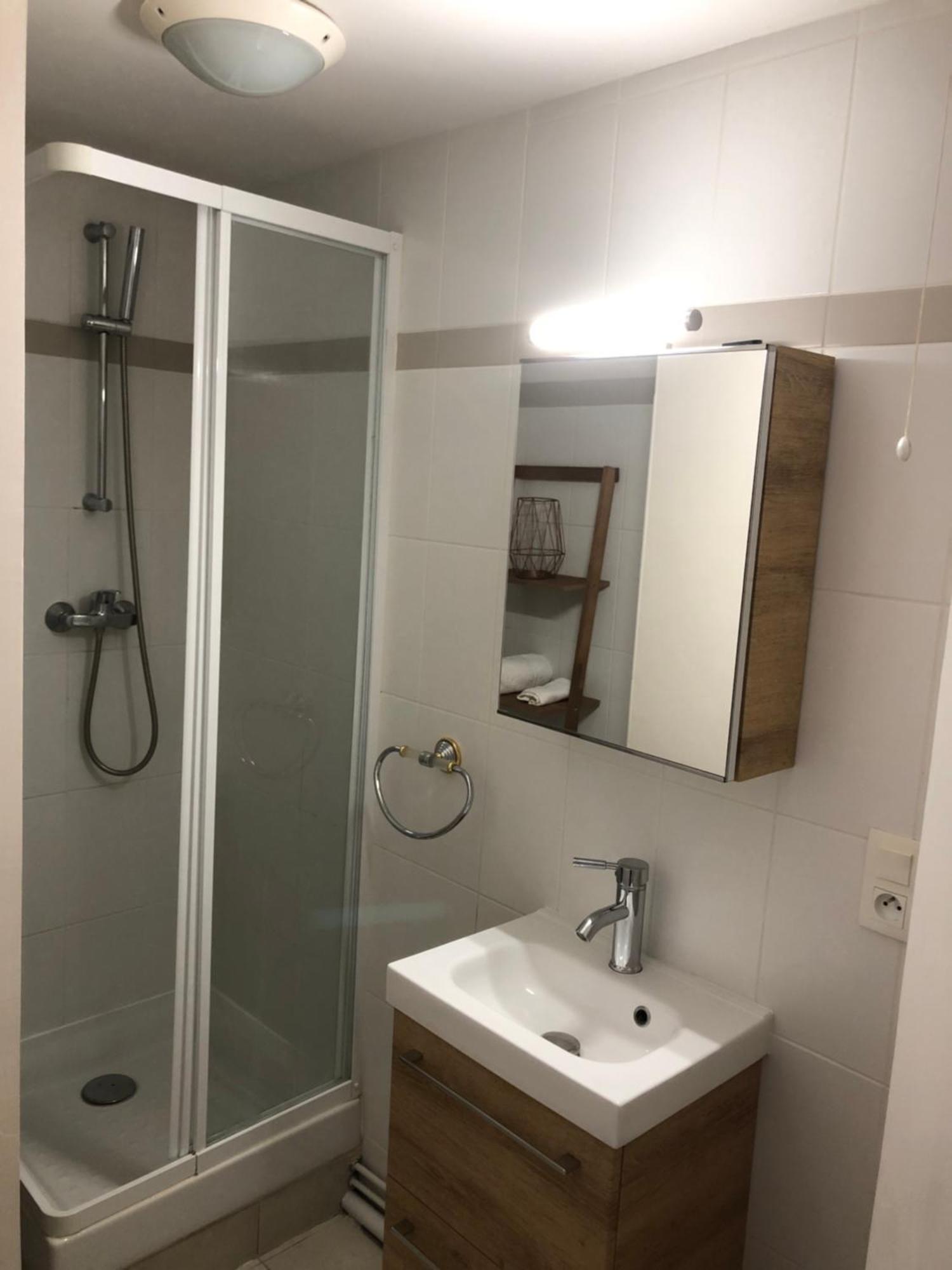 Logement Centre Ville D'Epernay Avec Parking Prive Exterior foto